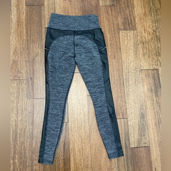 Athleta Girl • Moto Zippered Dark Gray & Black Herringbone Leggings • Size XS - Picture 3 of 3